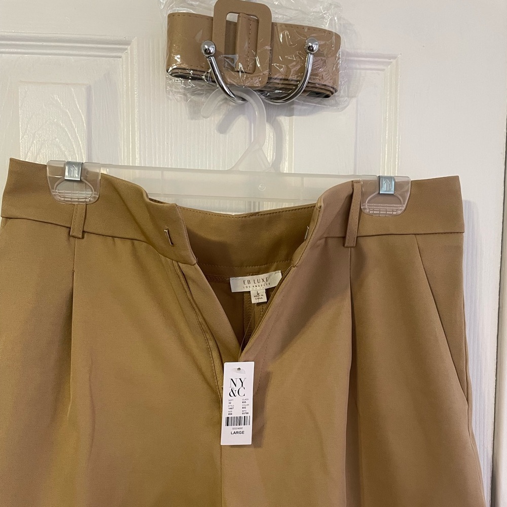 New York & Company shorts with belt